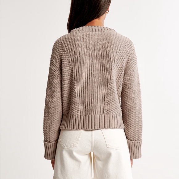 Abercrombie sweater - Picture 2 of 4